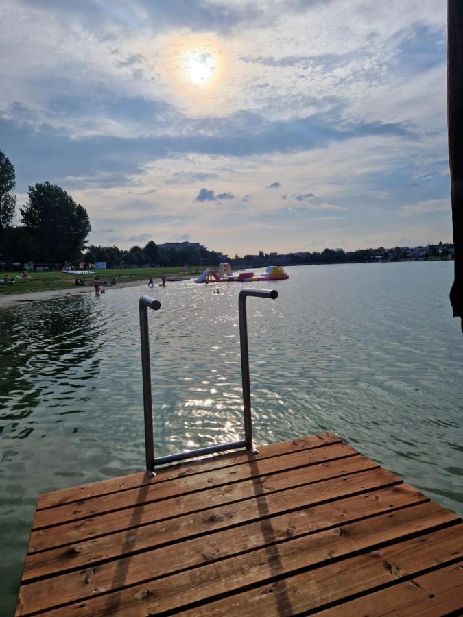 Bora Bora Na Slnecnych Jazerach Appartement Senec Buitenkant foto