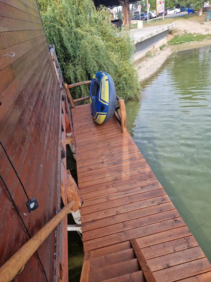 Bora Bora Na Slnecnych Jazerach Appartement Senec Buitenkant foto